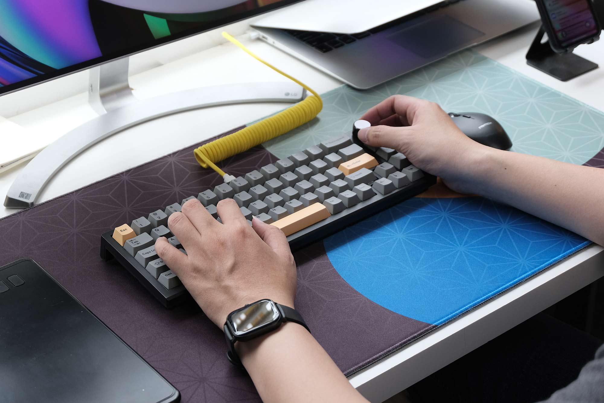 How to Reduce Wrist Pain When Typing on a Keyboard