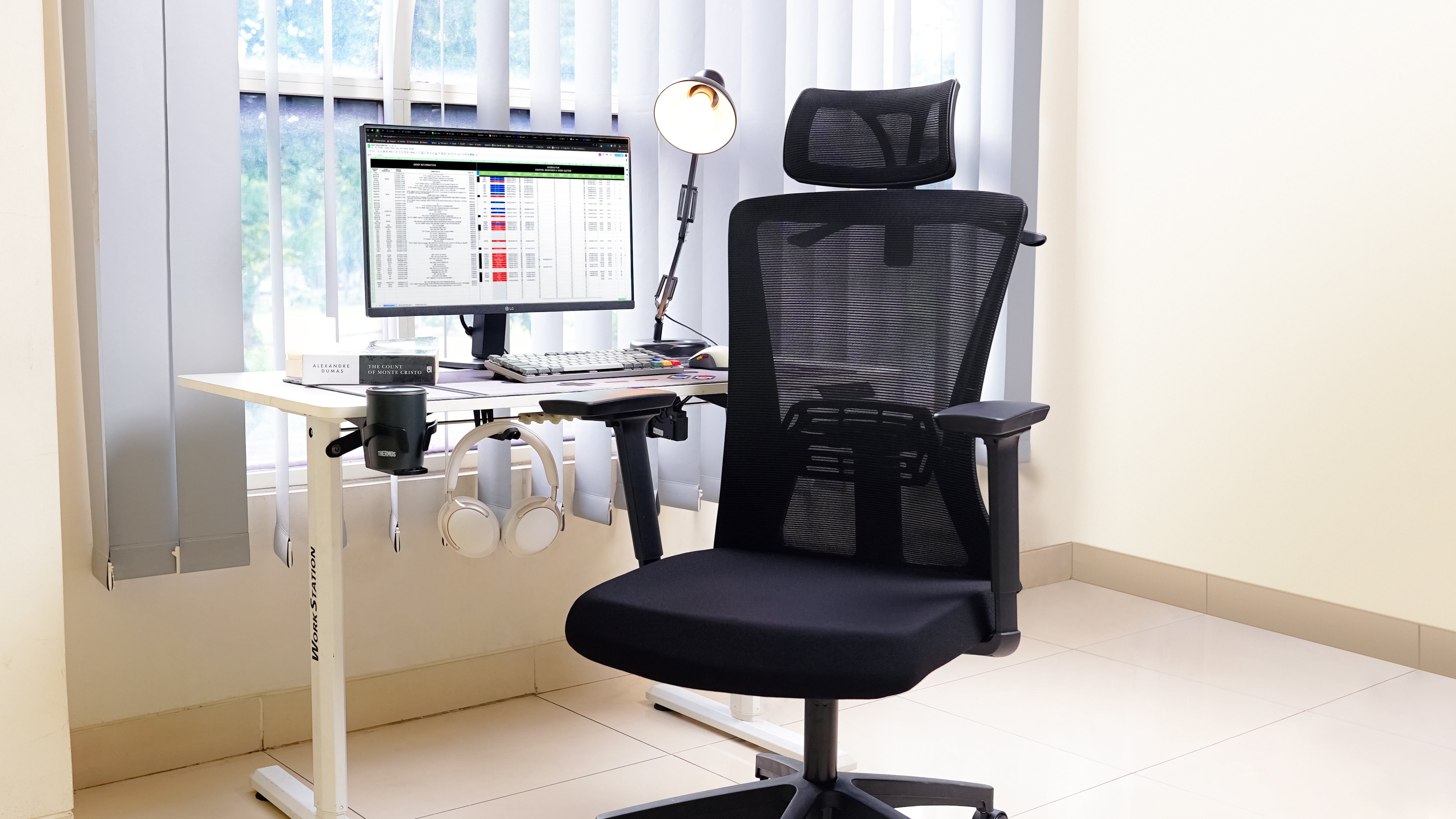 Fantech Office Chair Ergonomic Breathable Mesh with Adjustable 3D Soft Armrest